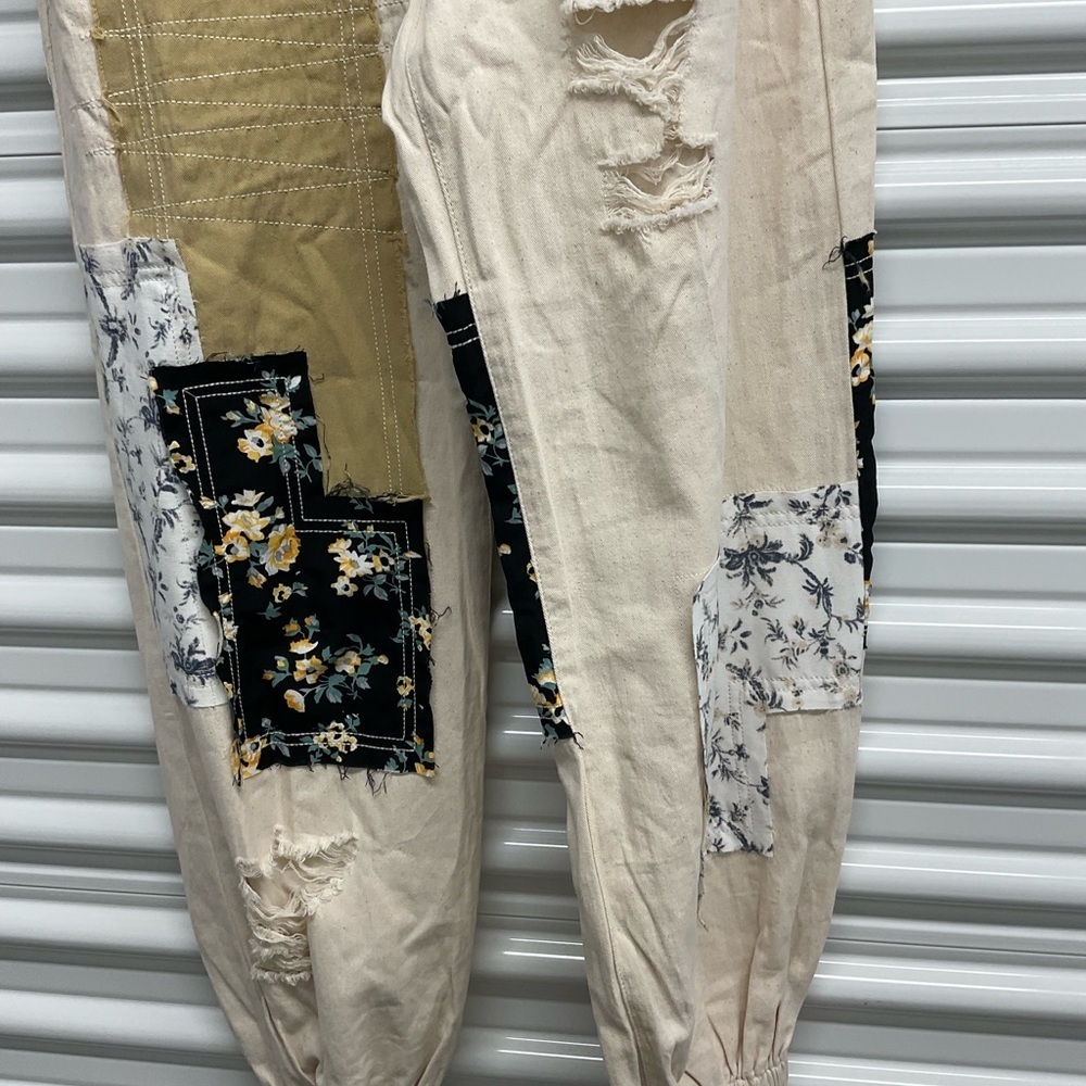 POL Cream Embroidered Pants Size S - Picture 5 of 9